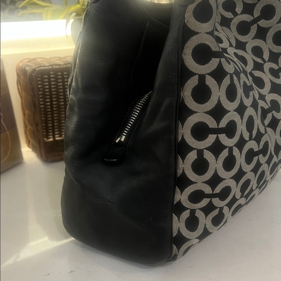 Coach Black and Cream Signature Shoulder Hobo - Picture 4 of 14